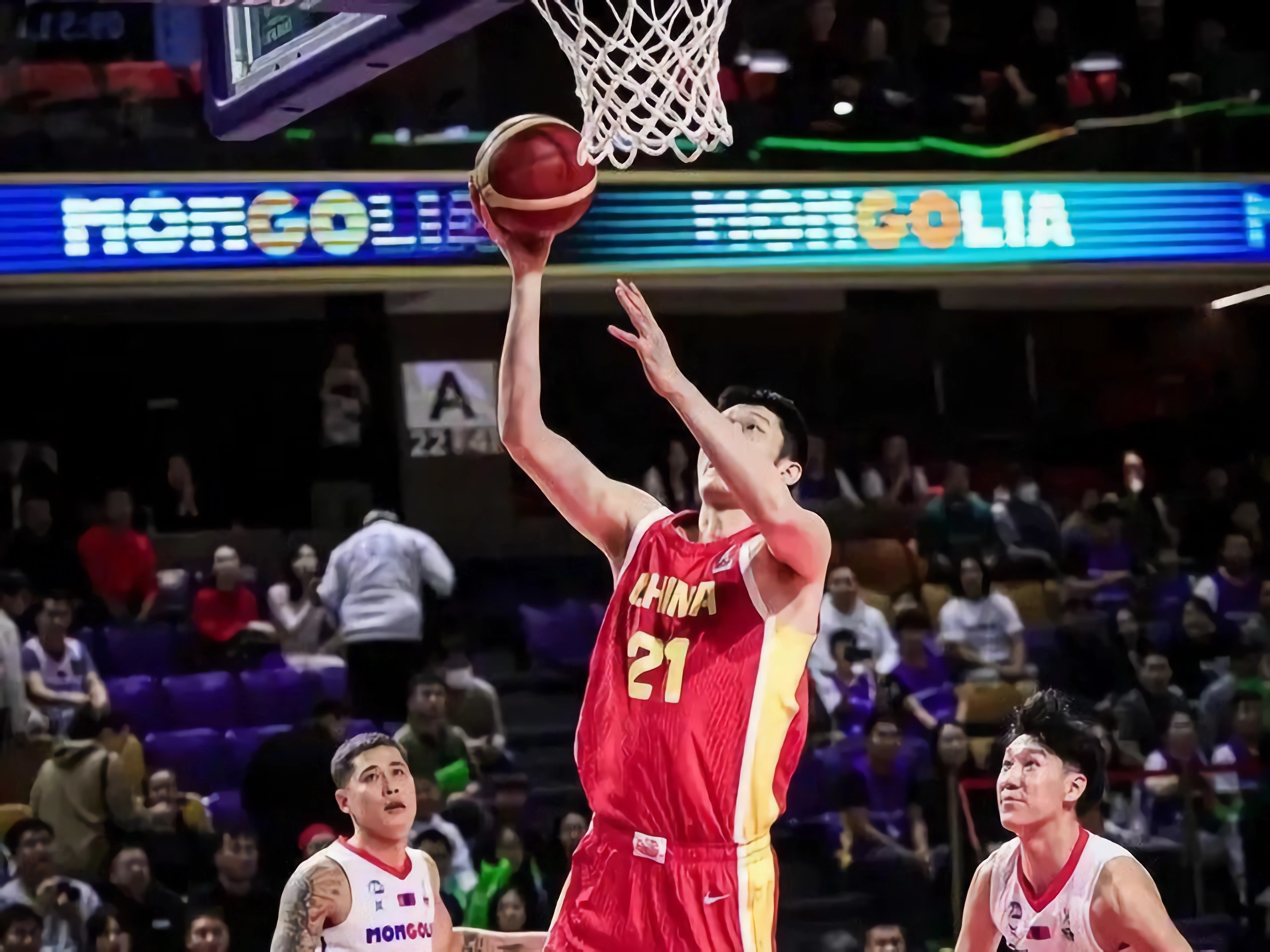 关于詹姆斯重要时刻出色发挥，中国队带队取胜！赛场气氛高涨的信息-九游体育